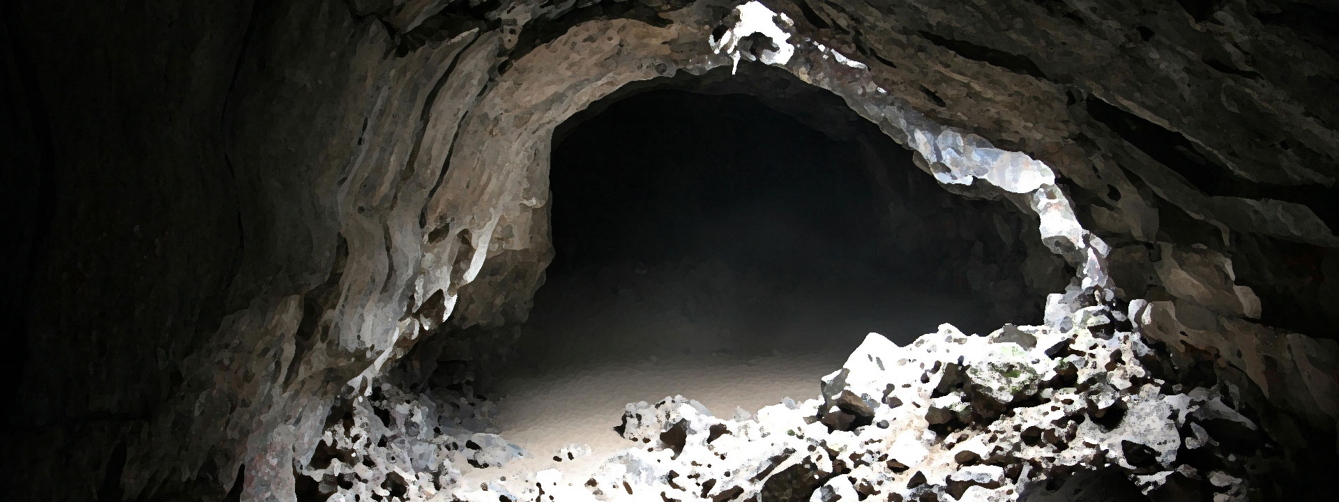 Imagem do podcast TESTE 7 do RPG Next - entrada sombria de uma caverna