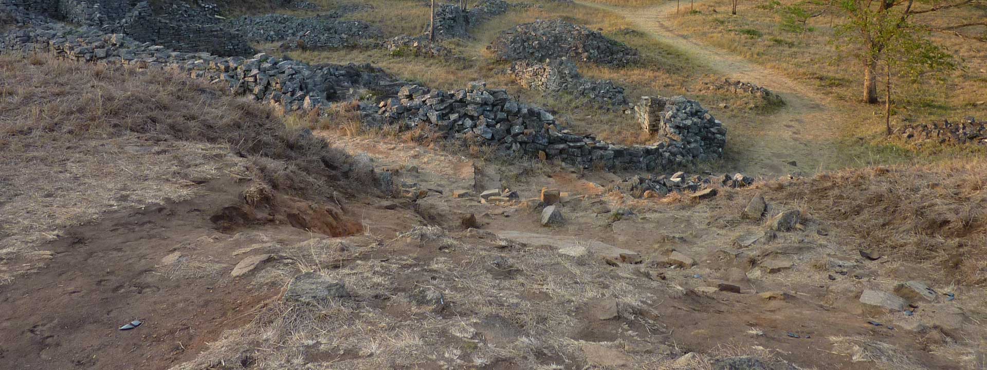 Desolação de uma paisagem árida - Imagem do Tarrasque na Bota 21 - A mina perdida de Phandelver - Episódio 21 - Hamun Kost